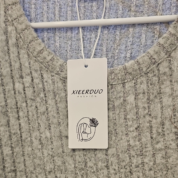 Gray Ribbed Knit Sweater - Picture 2 of 4